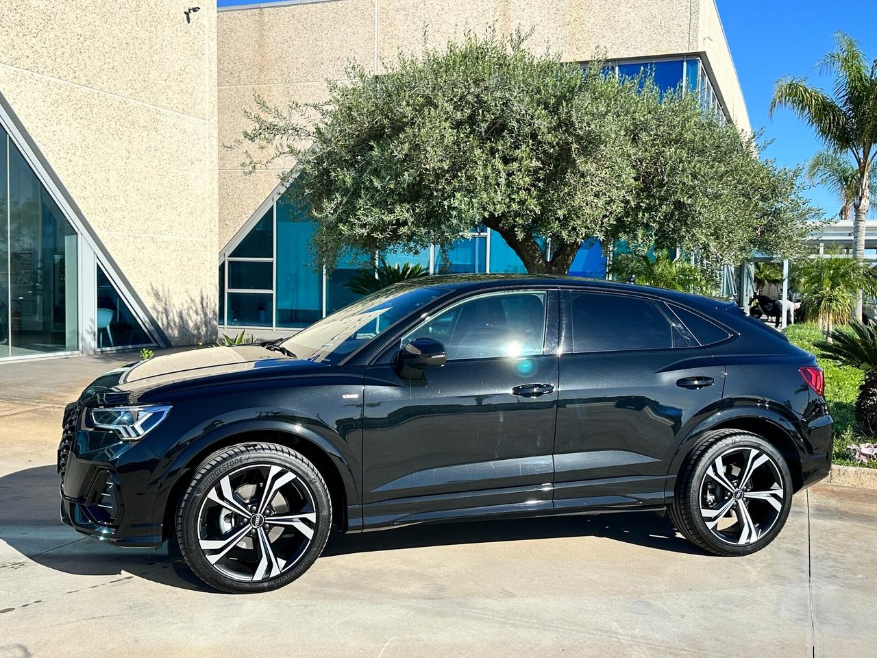 Audi Q3 Spb 35 Sline possibilità noleggio no scoring