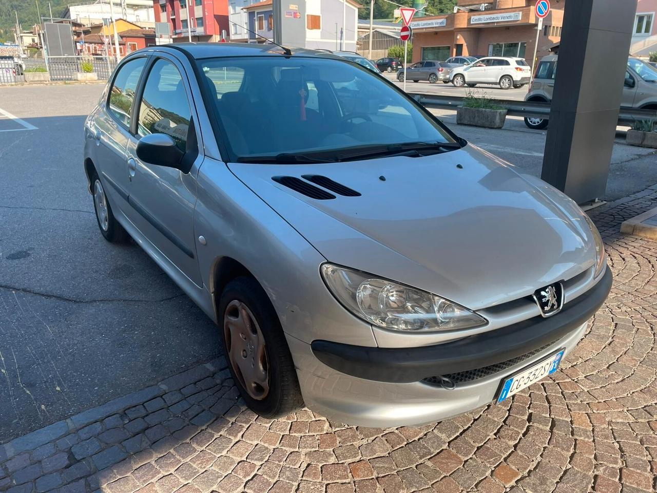 Peugeot 206 1.1 5p. XT