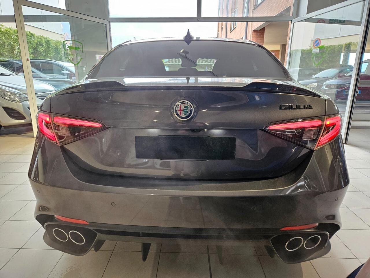 Alfa Romeo Giulia 2.9 V6 Bi-Turbo AT8 Quadrifoglio