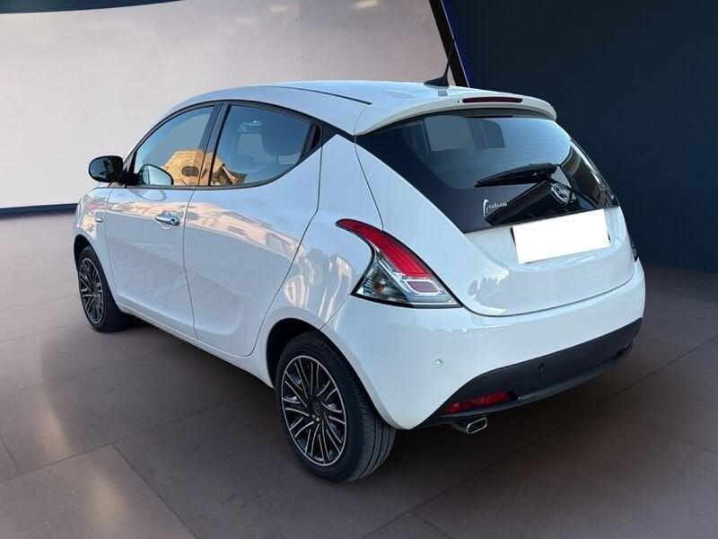 Lancia Ypsilon 1.0 FireFly 5 porte S&S Hybrid Gold