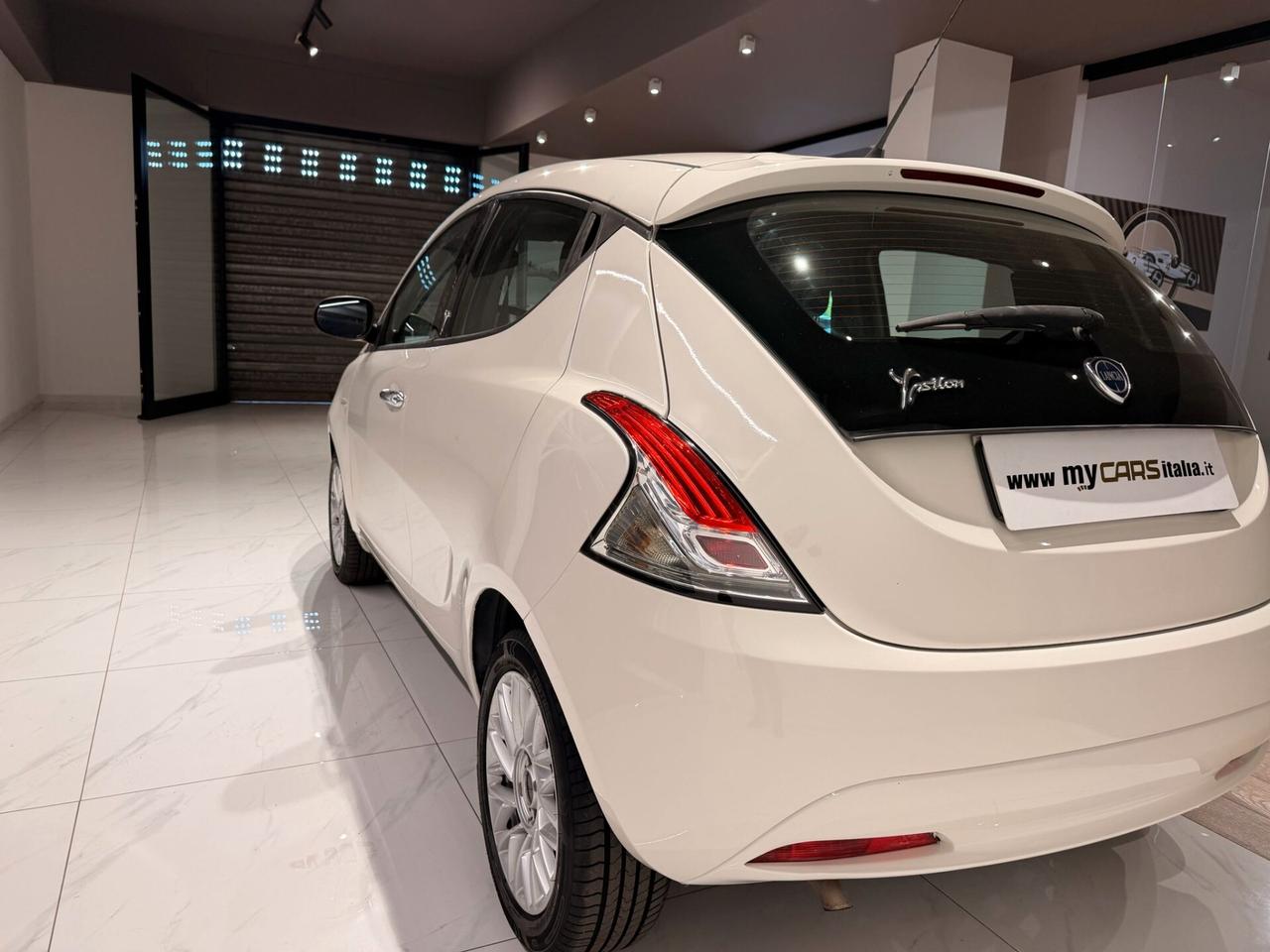 Lancia Ypsilon 1.2 69 CV 5 porte Platinum