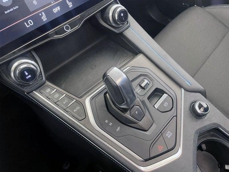 Lynk & Co 01 01 PHEV