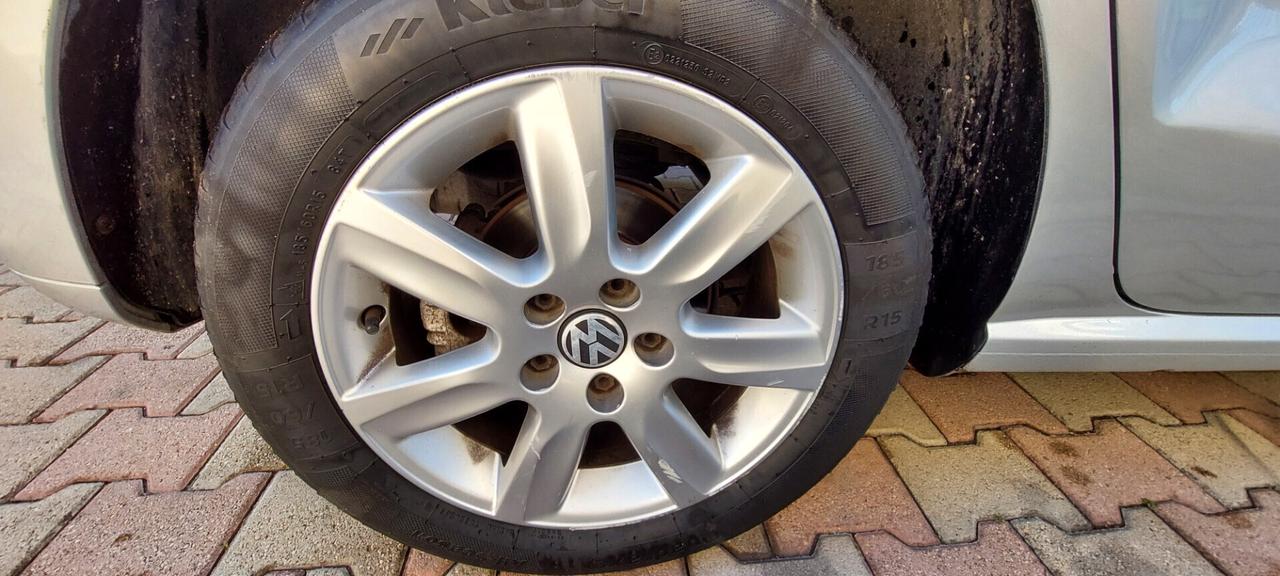 POLO 1,6 DIESEL 90 CV TELEFONO SENSORI COMANDI AL VOLANTE LEGA IMPECCABILE X NEOPATENTATI