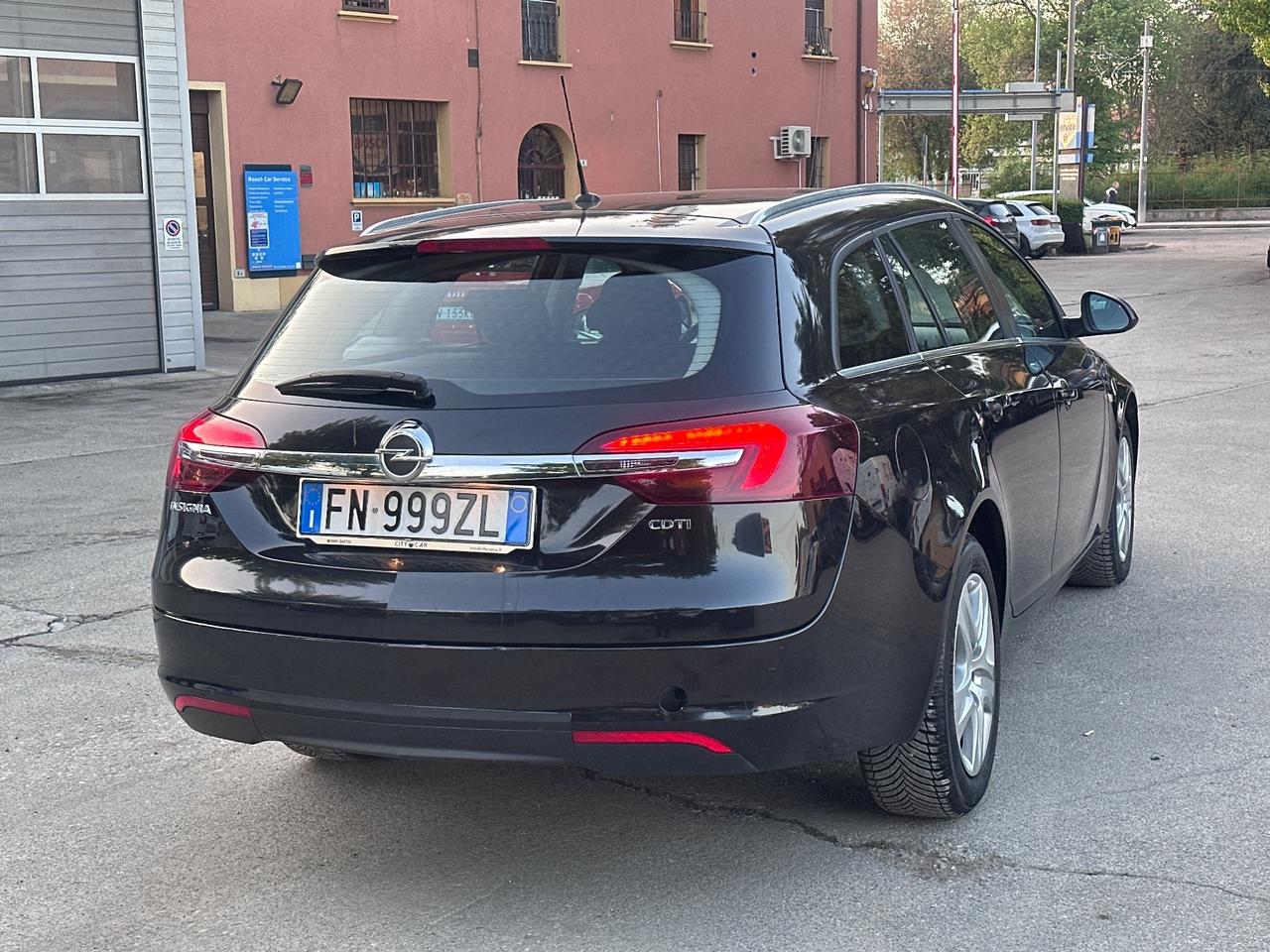Opel Insignia 1.6 CDTI 136CV Sports Tourer automatico Cosmo