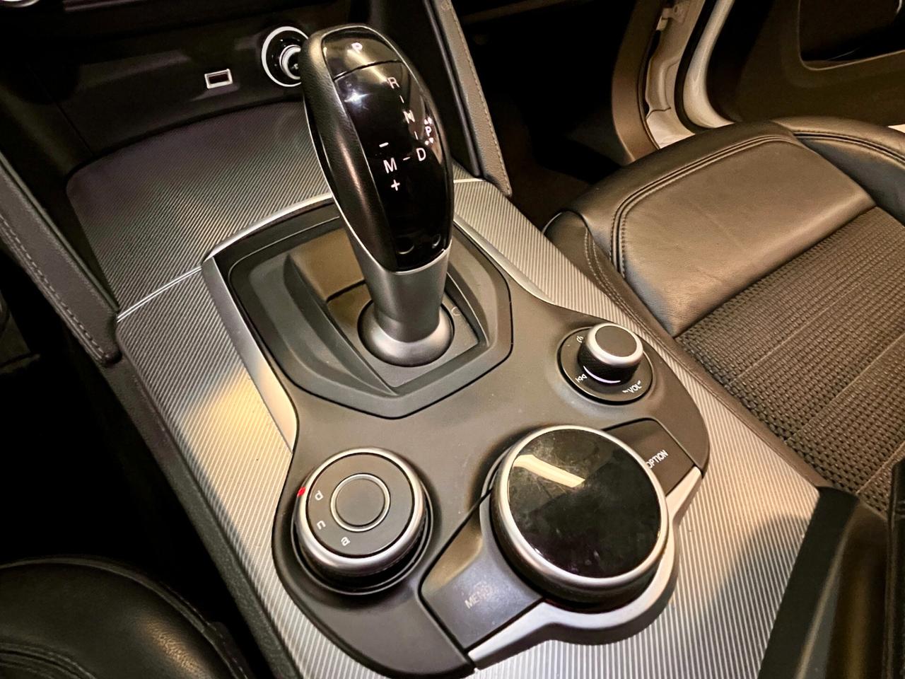 Alfa Romeo Stelvio 2.2 Turbodiesel 210 CV AT8 Q4 Super