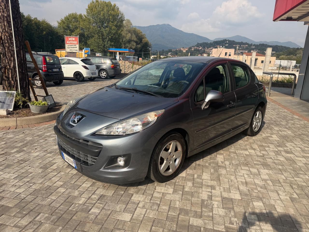 Peugeot 207 1.4 Benzina 2011 87.000KM - NEOPATENTATI
