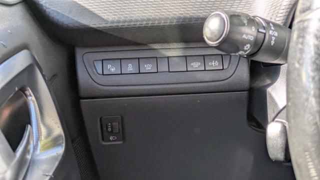PEUGEOT 2008 1.6cc 92cv CAMBIO AL VOLANTE SENS PARK ANT/POST