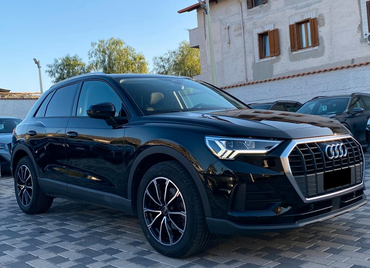 Audi Q3 Business 2.0 TDI 150CV s-tronic 35