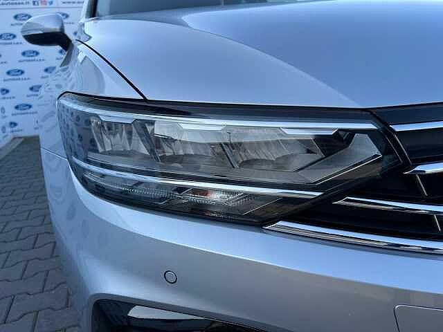 Volkswagen Passat 8ª serie 1.6 TDI SCR DSG Business BMT