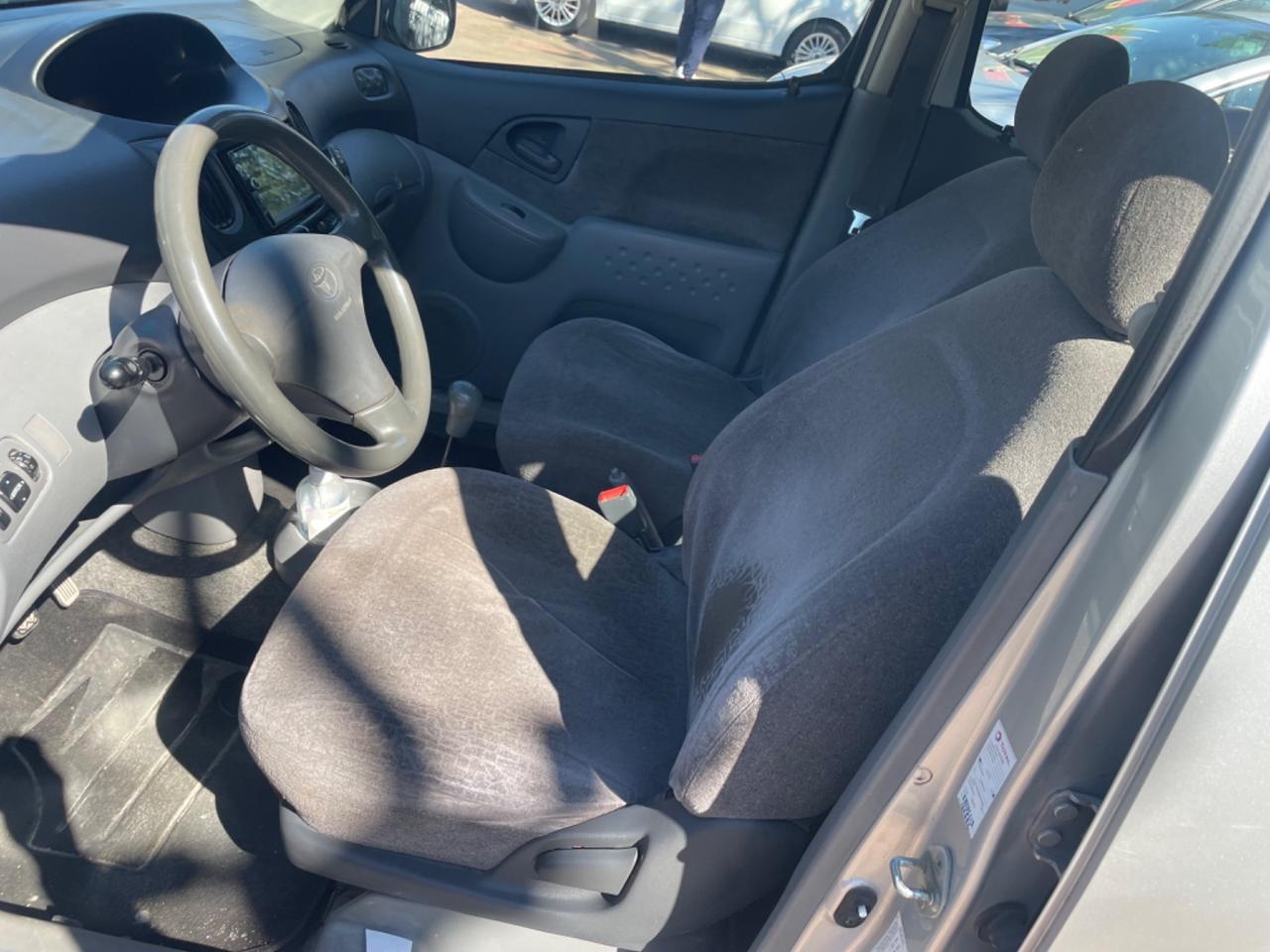 Toyota Yaris Verso 1.3i 16V cat Sol