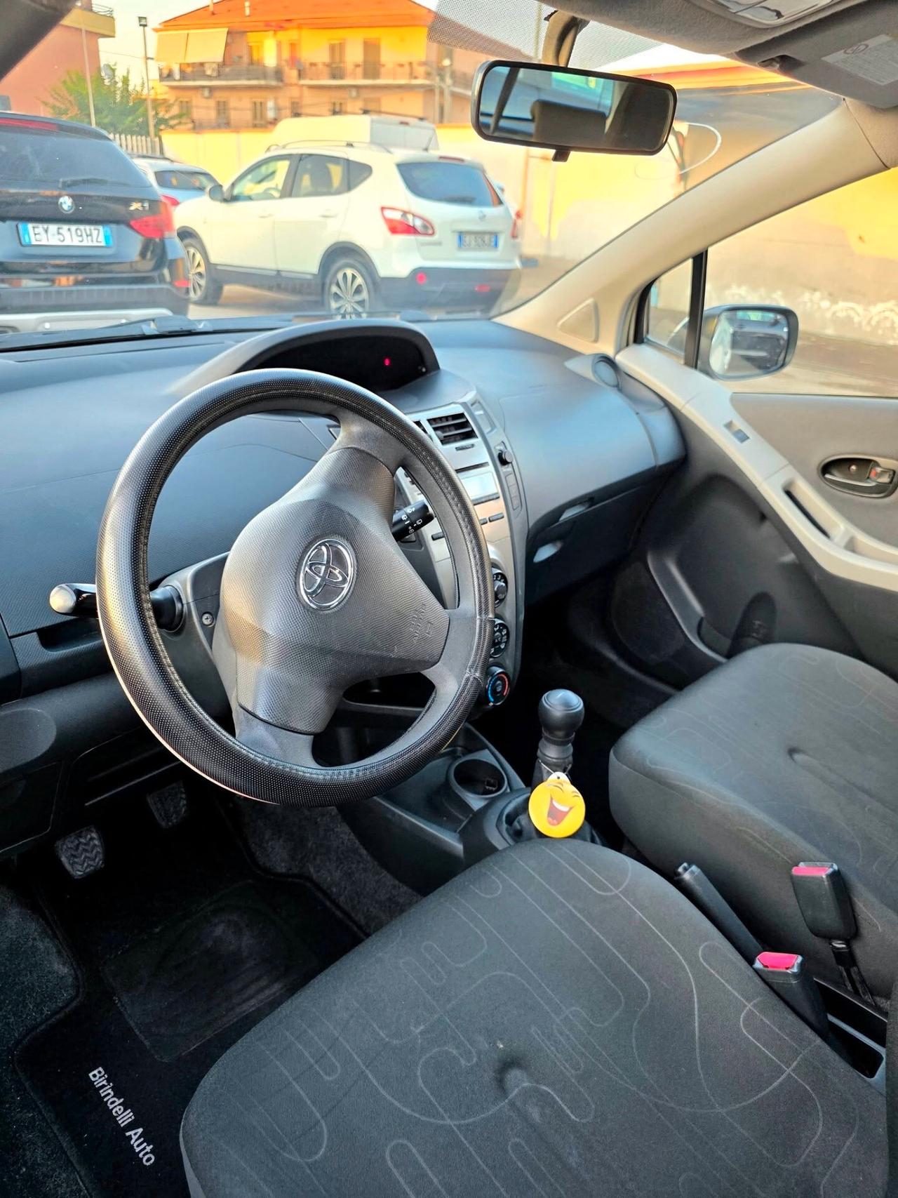 Toyota Yaris 1.0 5 porte Now