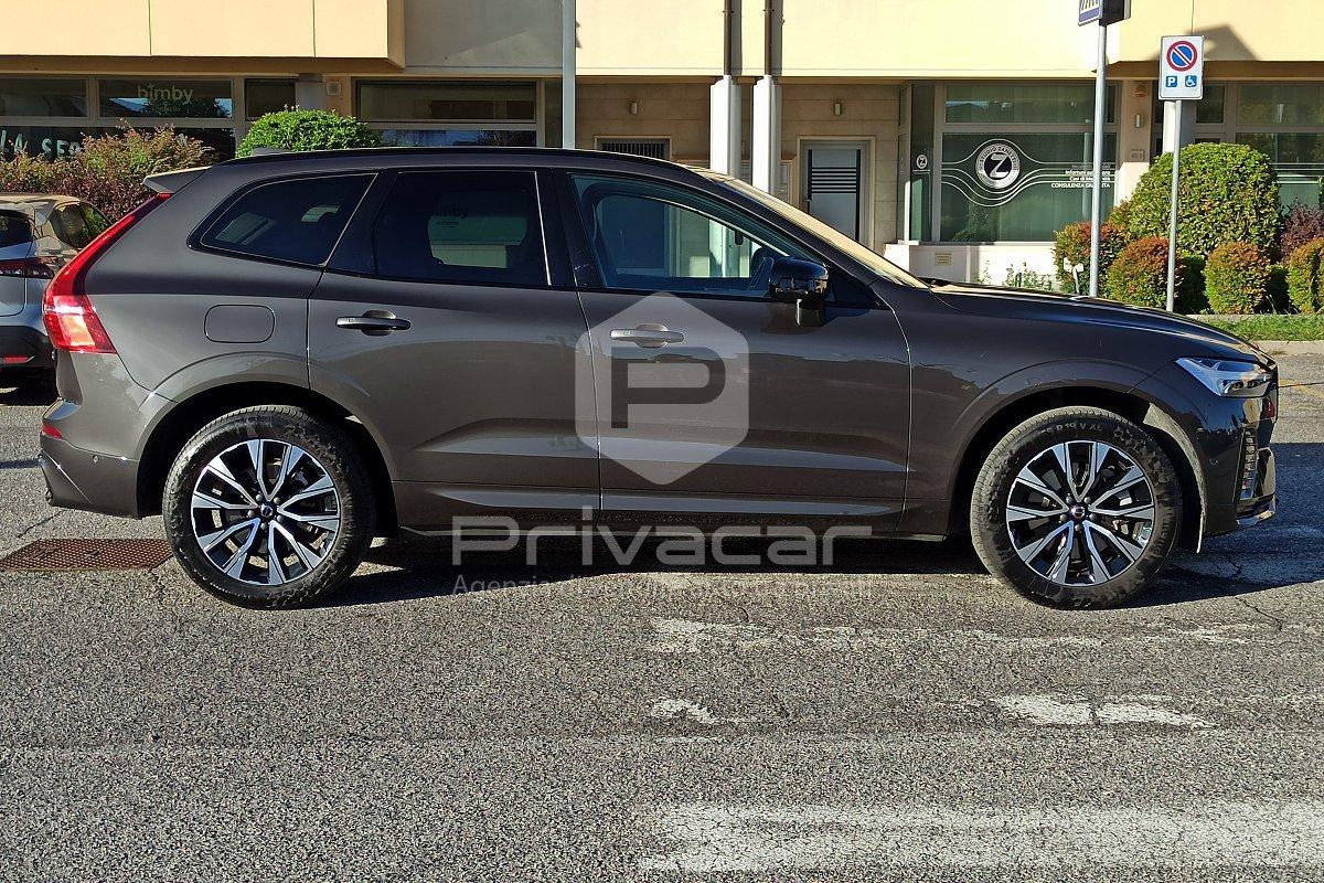 VOLVO XC60 B4 (d) automatico Plus Dark