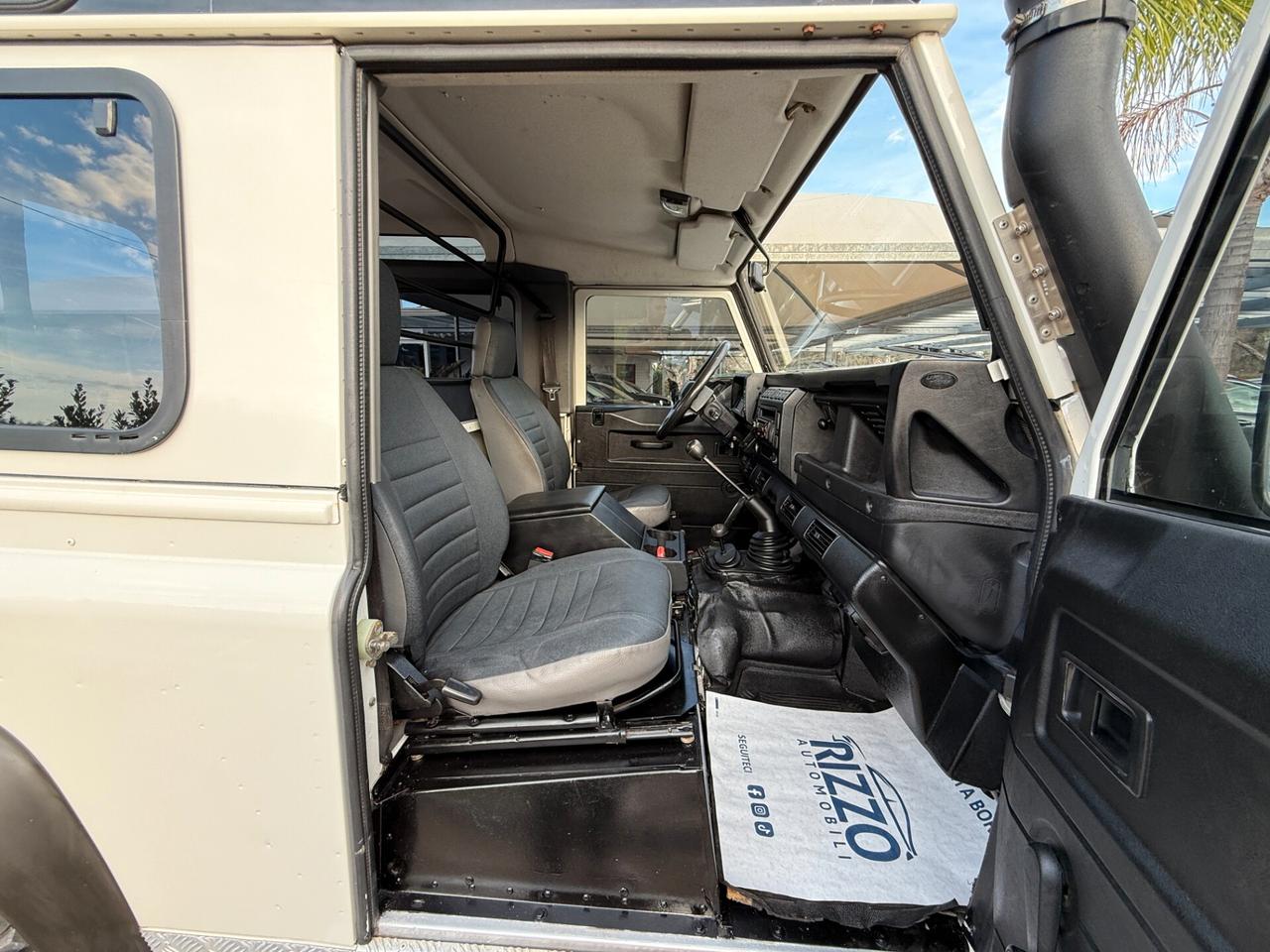 Land Rover Defender 90 2.4 TD5 (BMW) INTROVABILE 129000KM