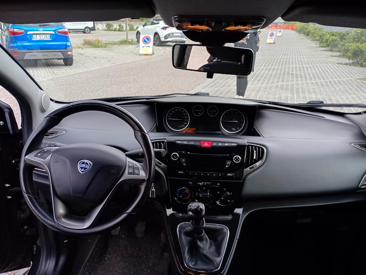 Lancia Ypsilon 1.2 69 CV 5 porte S&S Gold