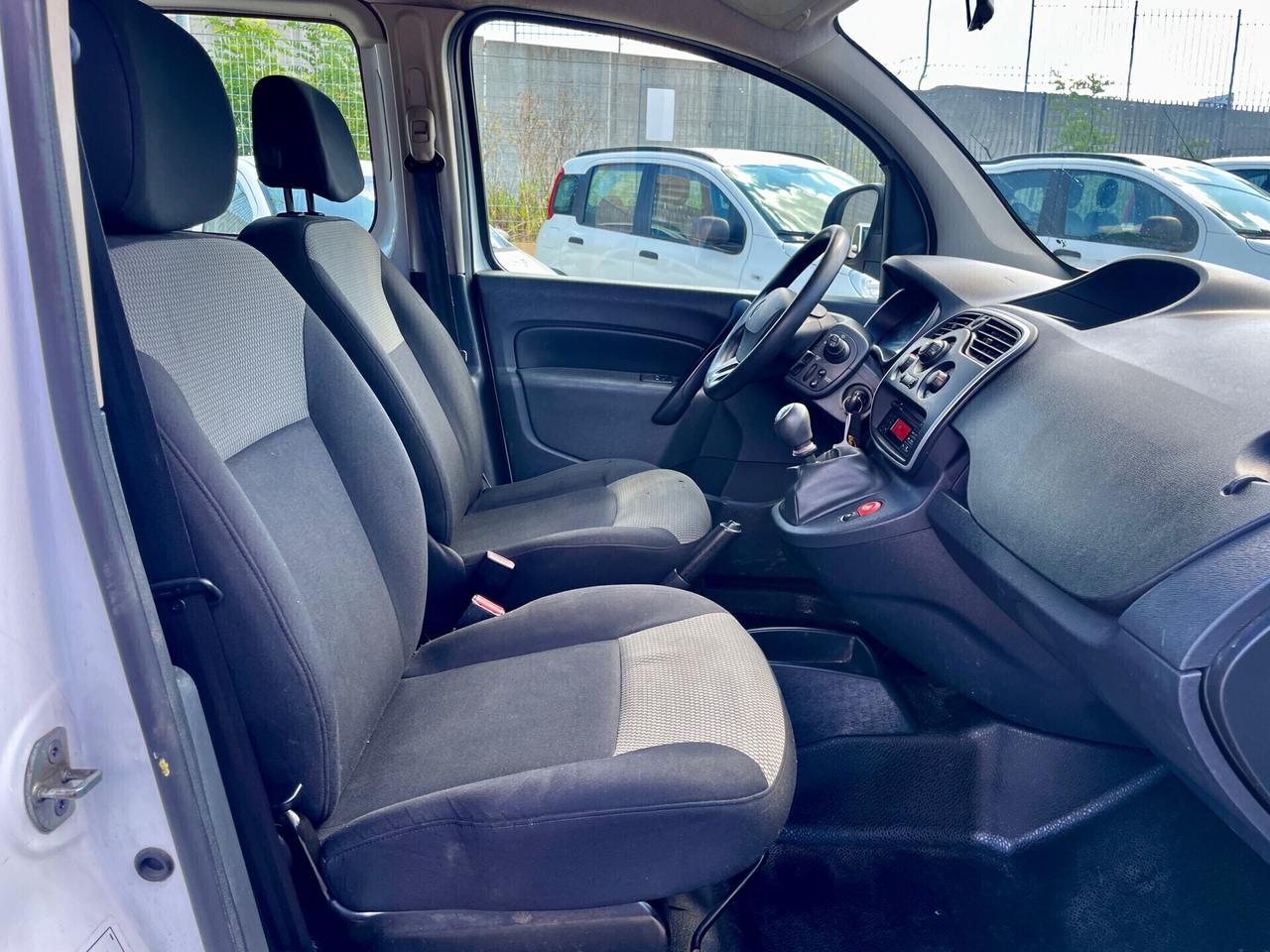 Renault Kangoo dCi Maxi AUTOCARRO N1 4 POSTI