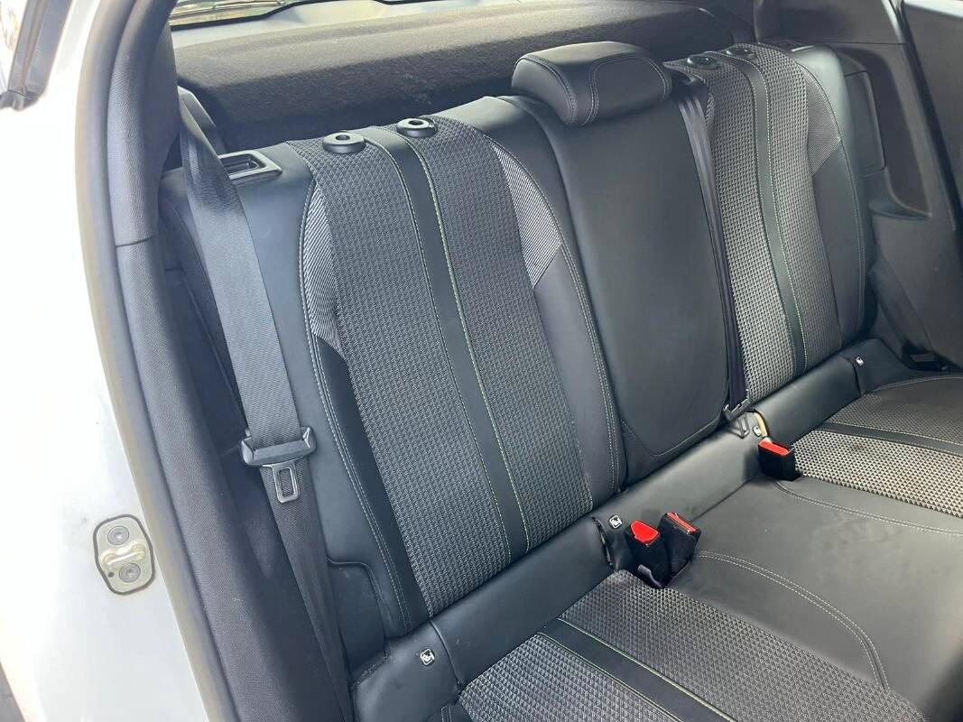 Peugeot e-2008 E- GT Pack 100kW