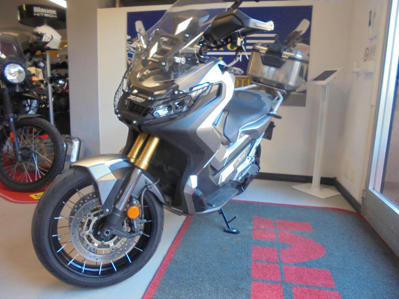 Honda X-ADV 750 TRAVEL EDITION