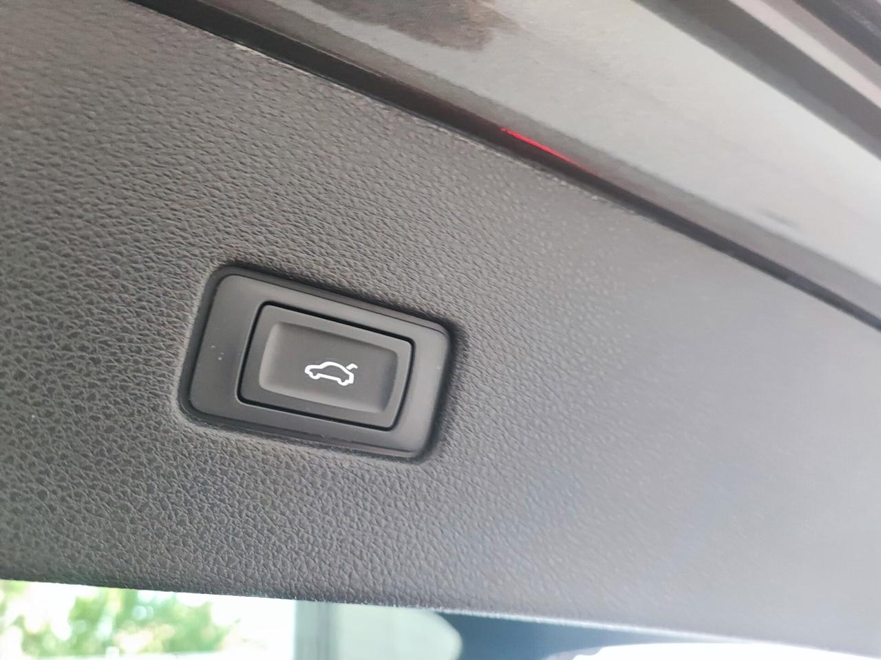 Audi Q8 55 TFSI e quattro tiptronic Sport