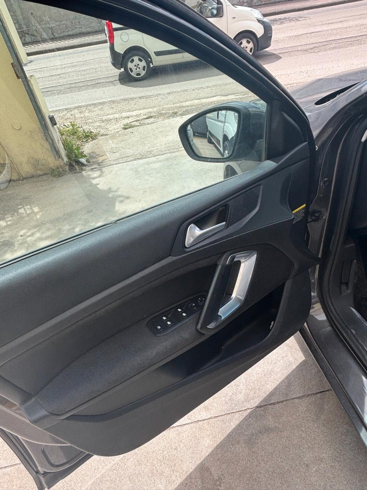 Peugeot 308 DIESEL 70MILA KM 2021