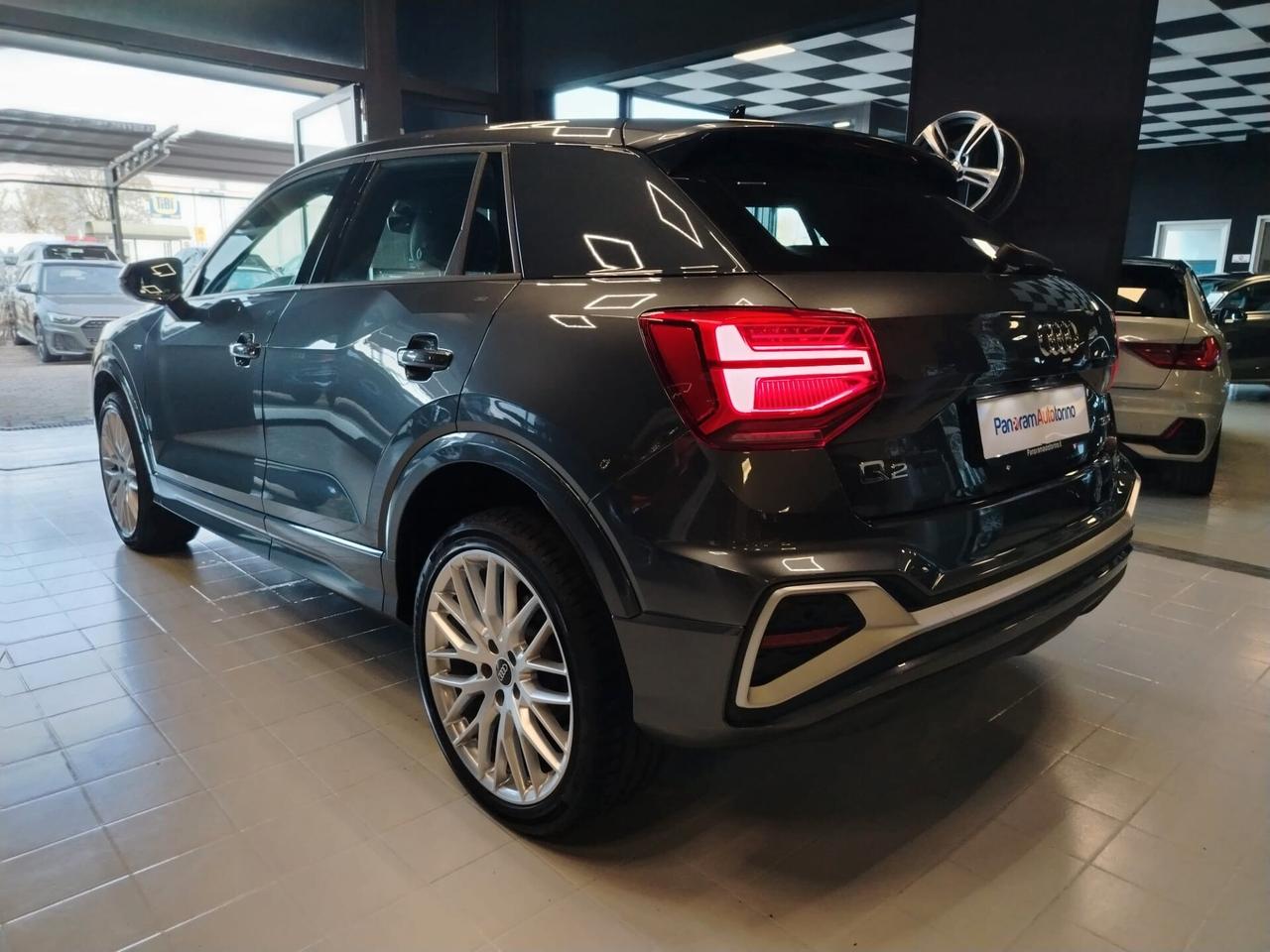 AUDI Q2 Q2 35 TDI S tronic Identity Black