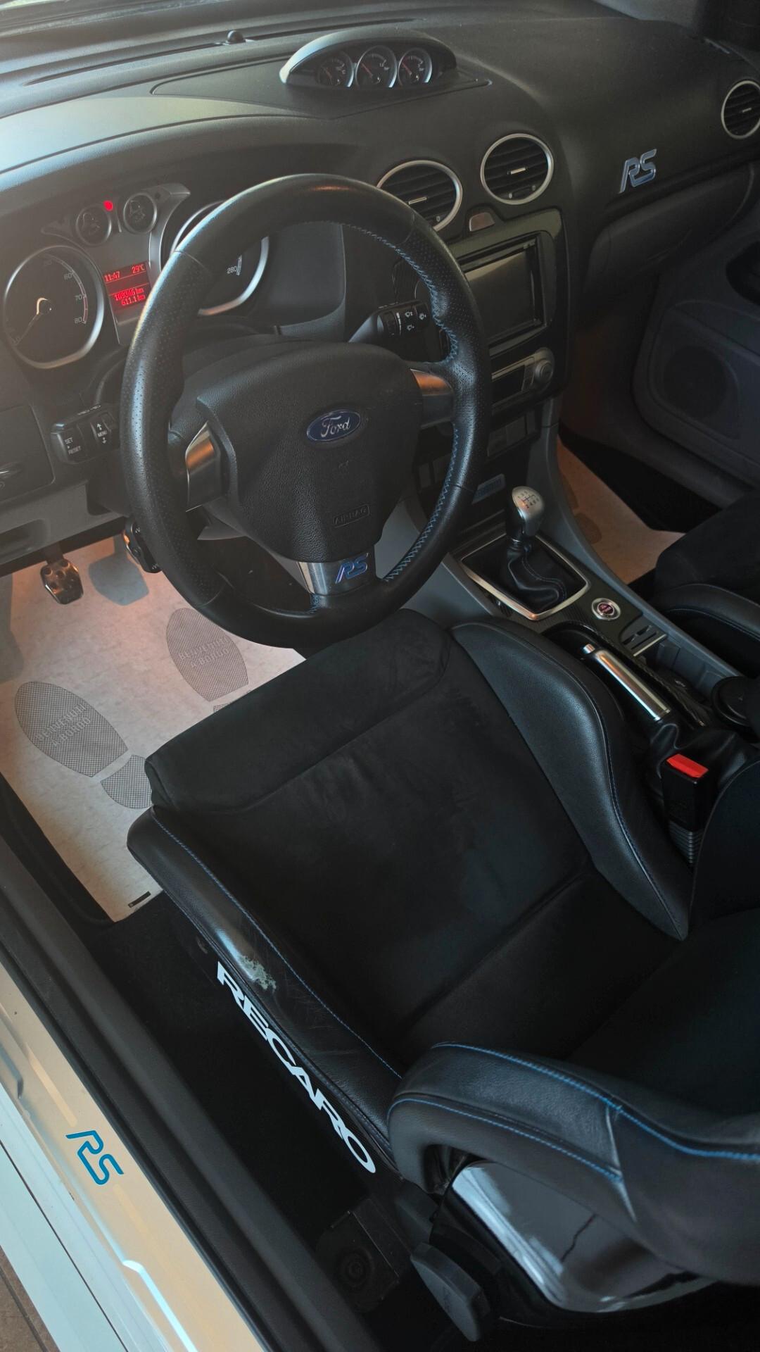 Ford Focus 2.5T (305CV) 3p. RS