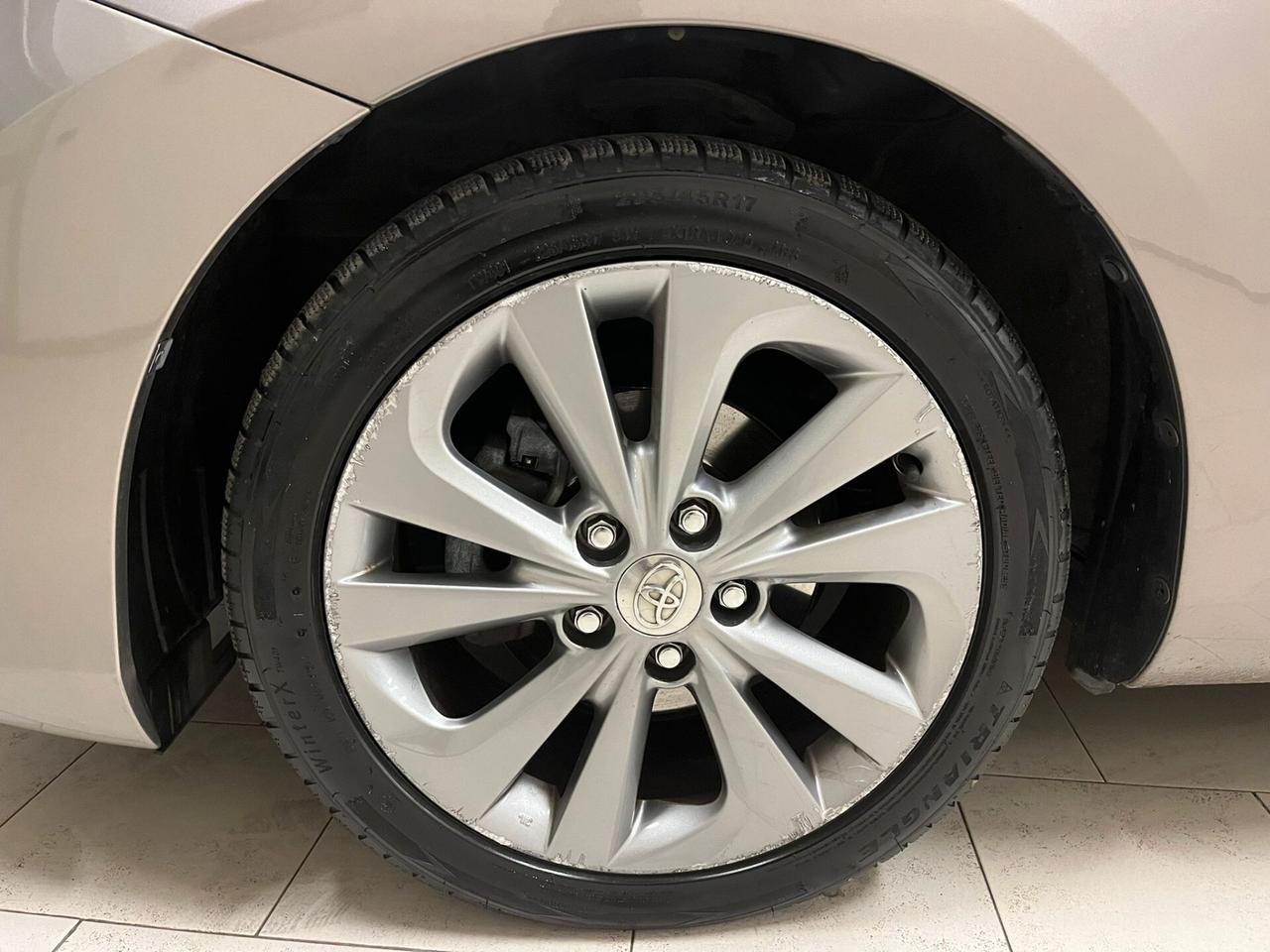 Toyota Auris 1.8 Hybrid Lounge