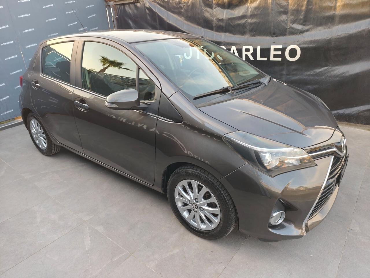 Toyota Yaris 1.0 BENZINA Lounge