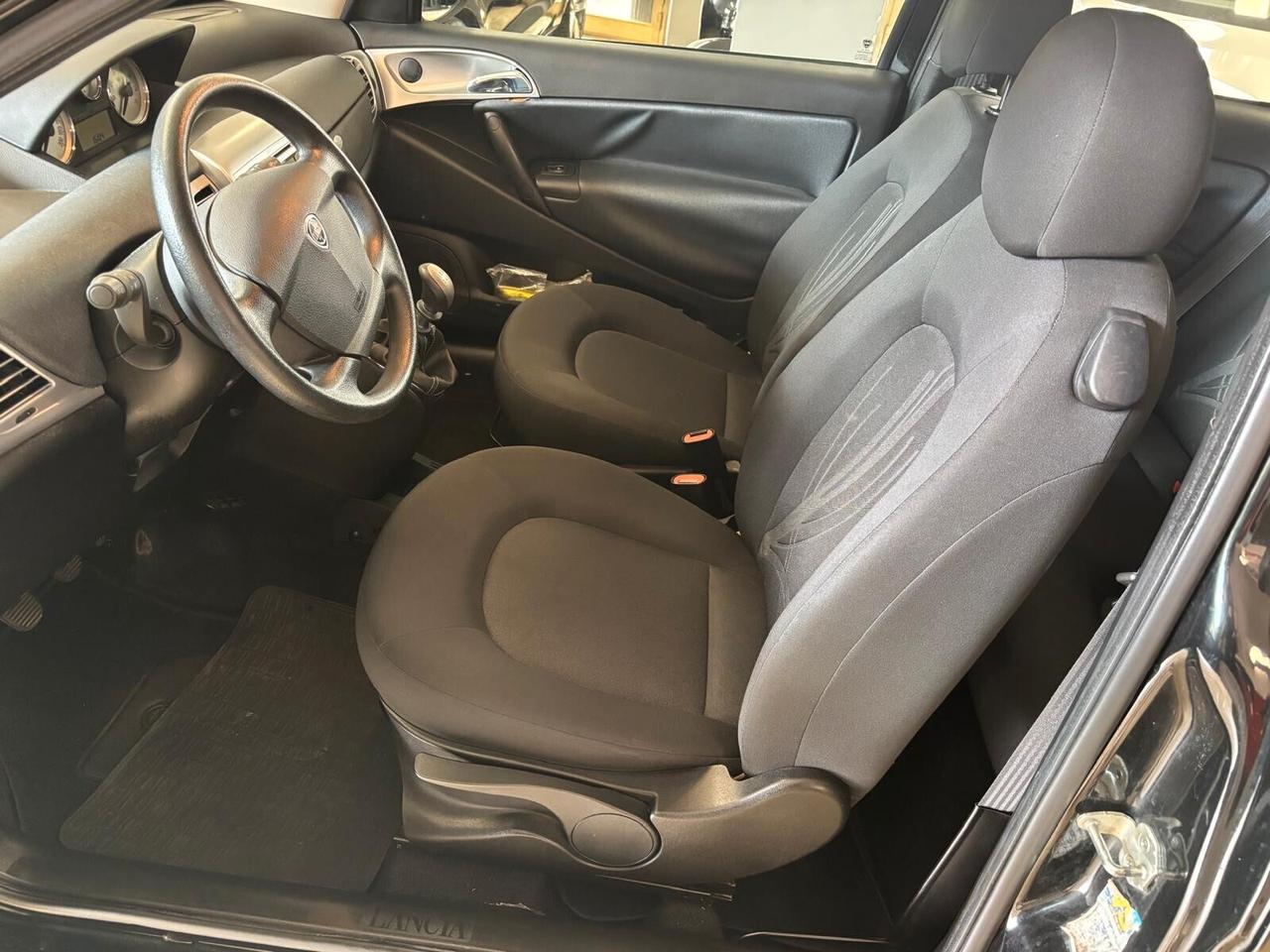 LANCIA YPSILON ANNO 2011 BZ 1.2 ADATTA NEOPATENTATI KM 64 MILA