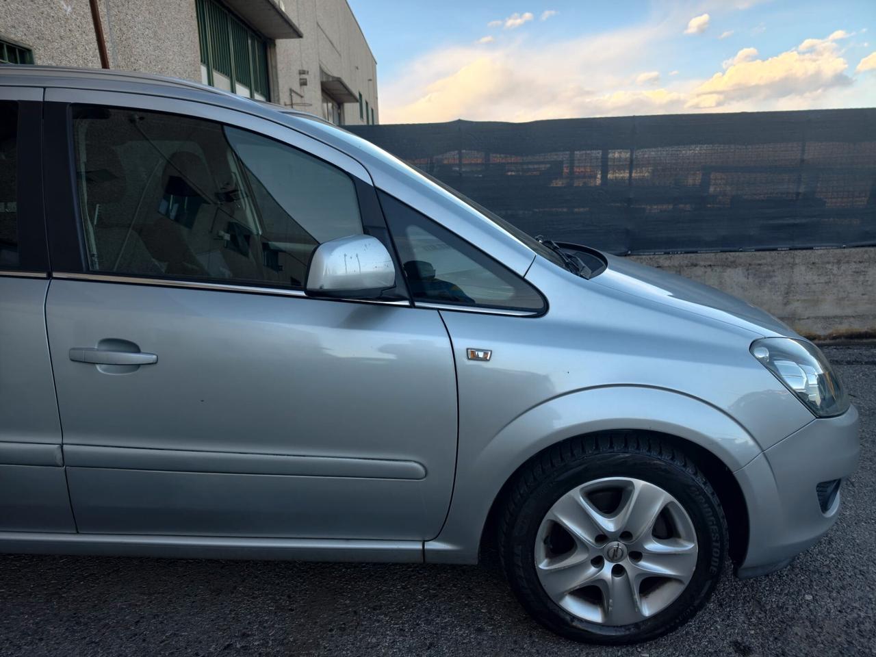 OPEL ZAFIRA 1.6 BENZINA EURO 5 GANCIO TRAINO 7 POSTI 2012