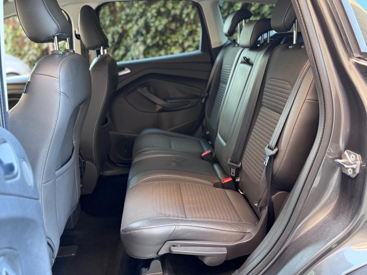 Ford Kuga 1.5 TDCI 120 CV S&S 2WD ST-Line