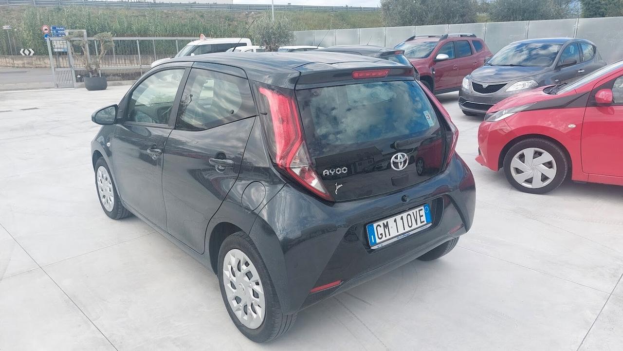 Toyota Aygo Connect 1.0 VVT-i 72 CV 5 porte 2021