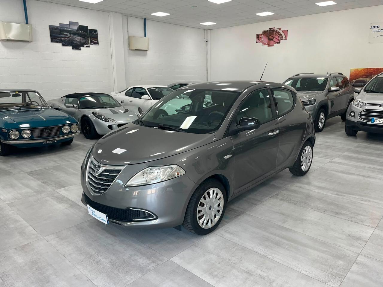 Lancia Ypsilon 1.2 8v