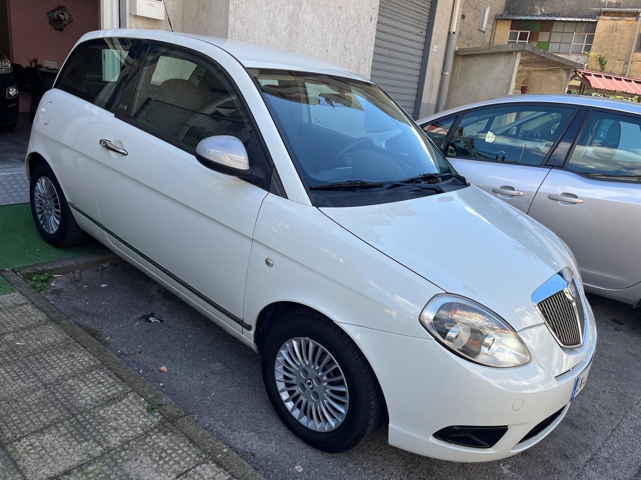 Lancia Ypsilon 1.4 Unyca Ecochic GPL FINE 2012