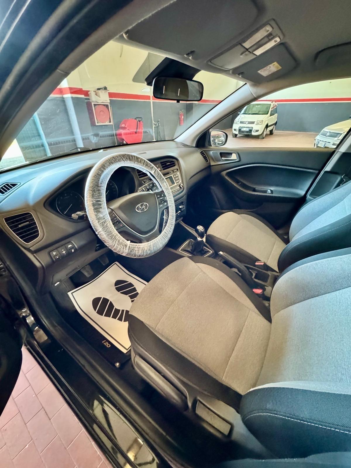 Hyundai i20 1.2 MPI MT GPL Connectline