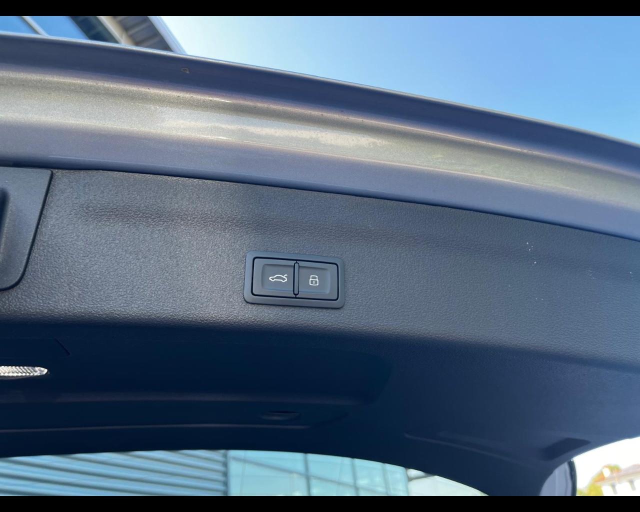 AUDI A6 AVANT 55 TFSIe PHEV QUATTRO S-TRONIC S LINE EDITION