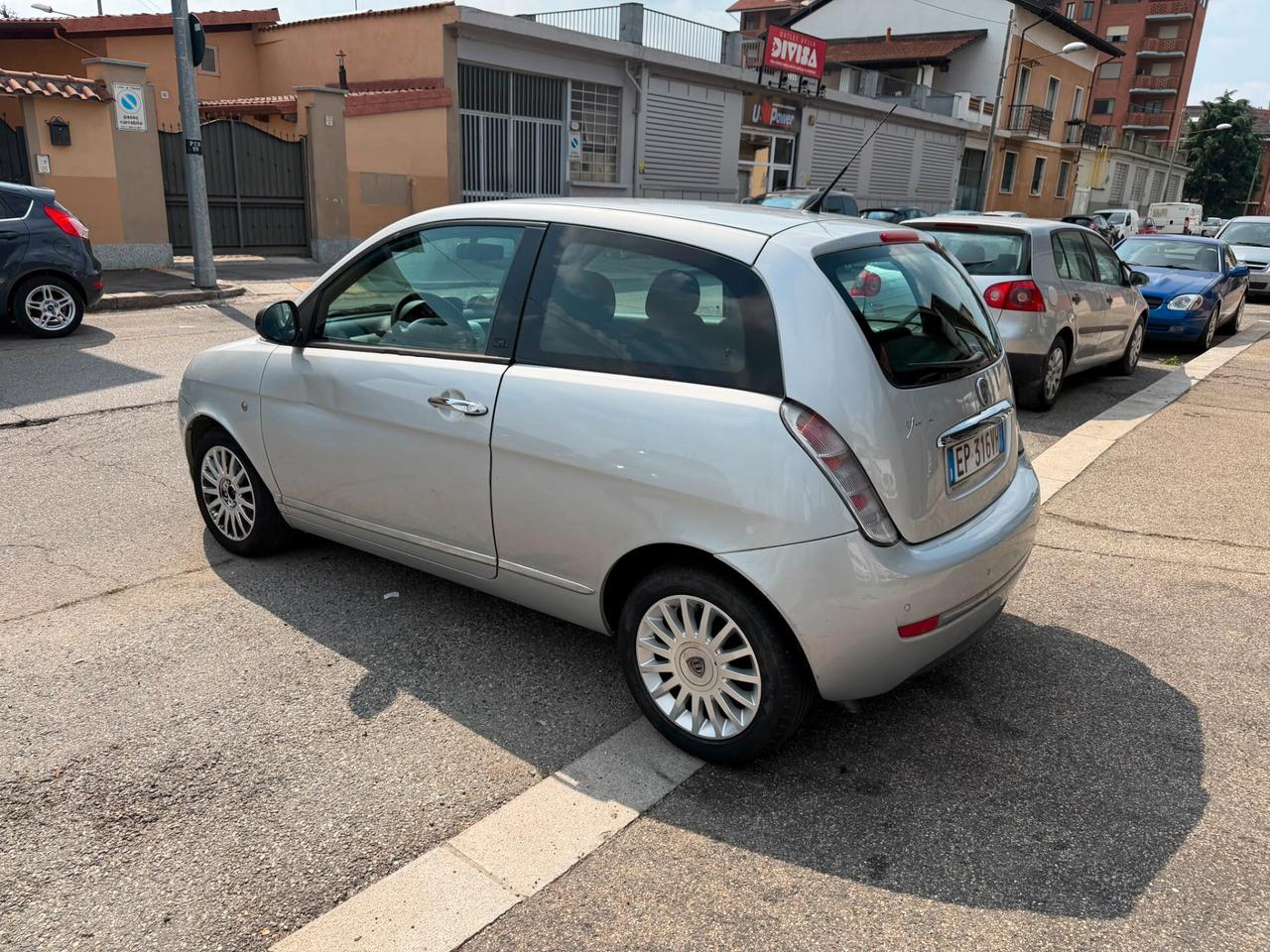Lancia Ypsilon 1.3 MJT 75 CV Platinum