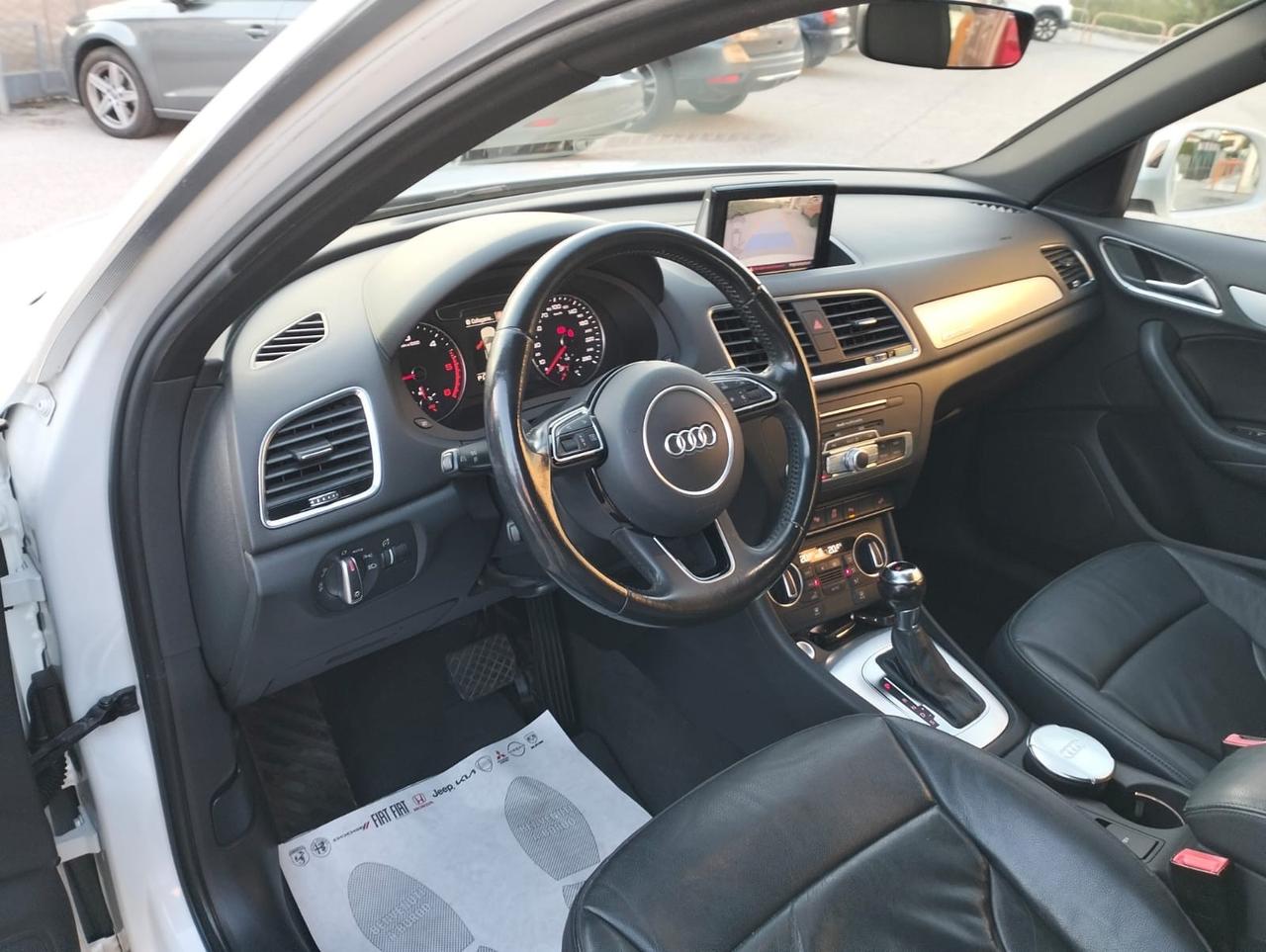 Audi Q3 S - LINE