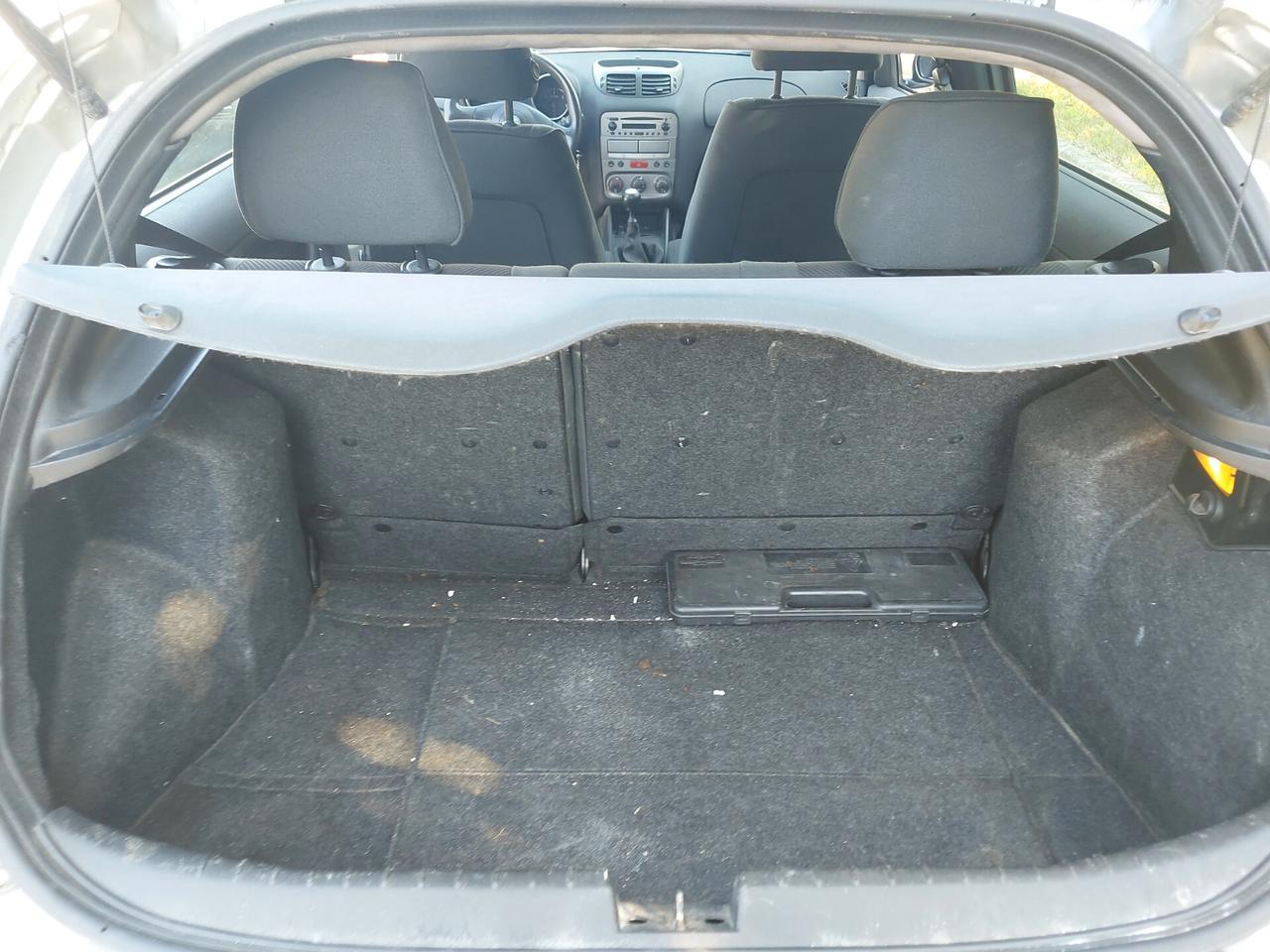 Alfa Romeo 147 1.9 JTD (115 CV) cat 5p. Distinctive