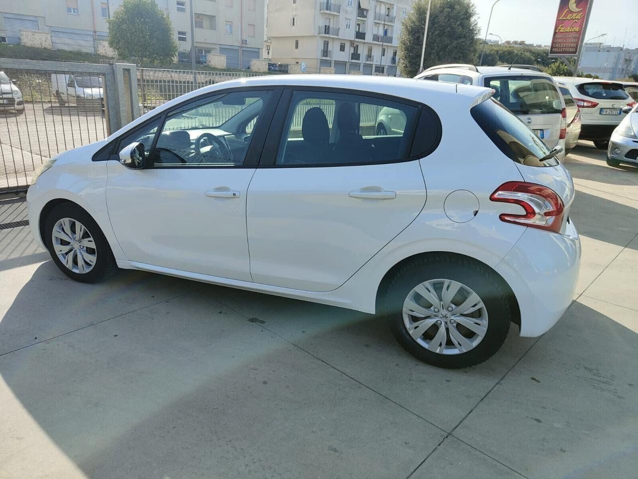 Peugeot 208 1.2 VTi 82 CV 5 porte Allure