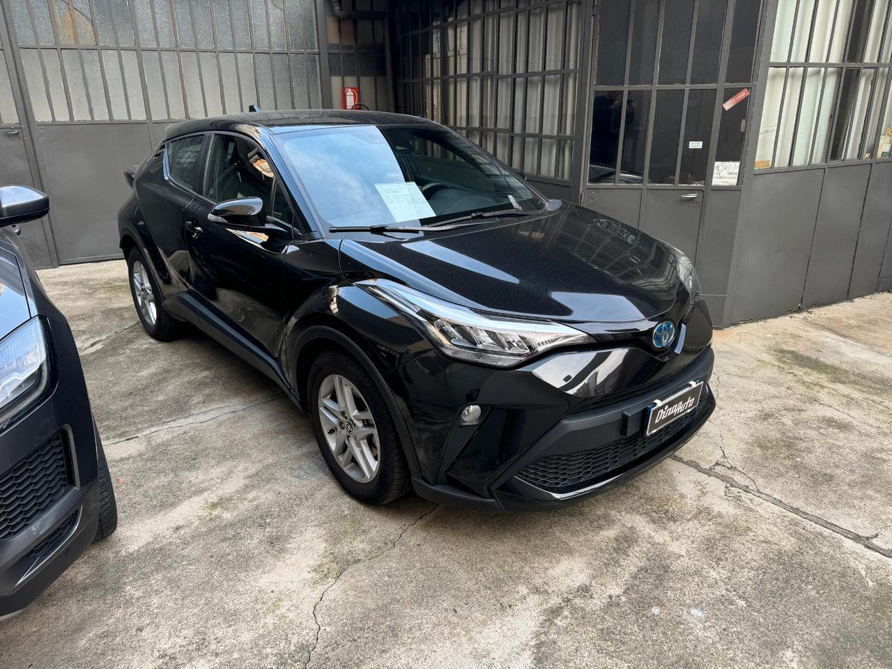 Toyota C-HR 1.8 Hybrid E-CVT Active