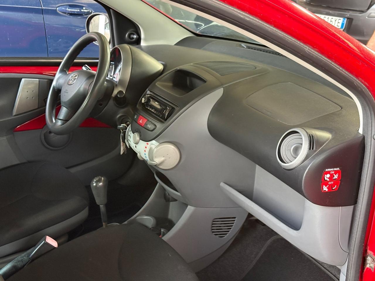 Toyota Aygo 1.0 12V VVT-i 5 porte Deep Ocean Connect