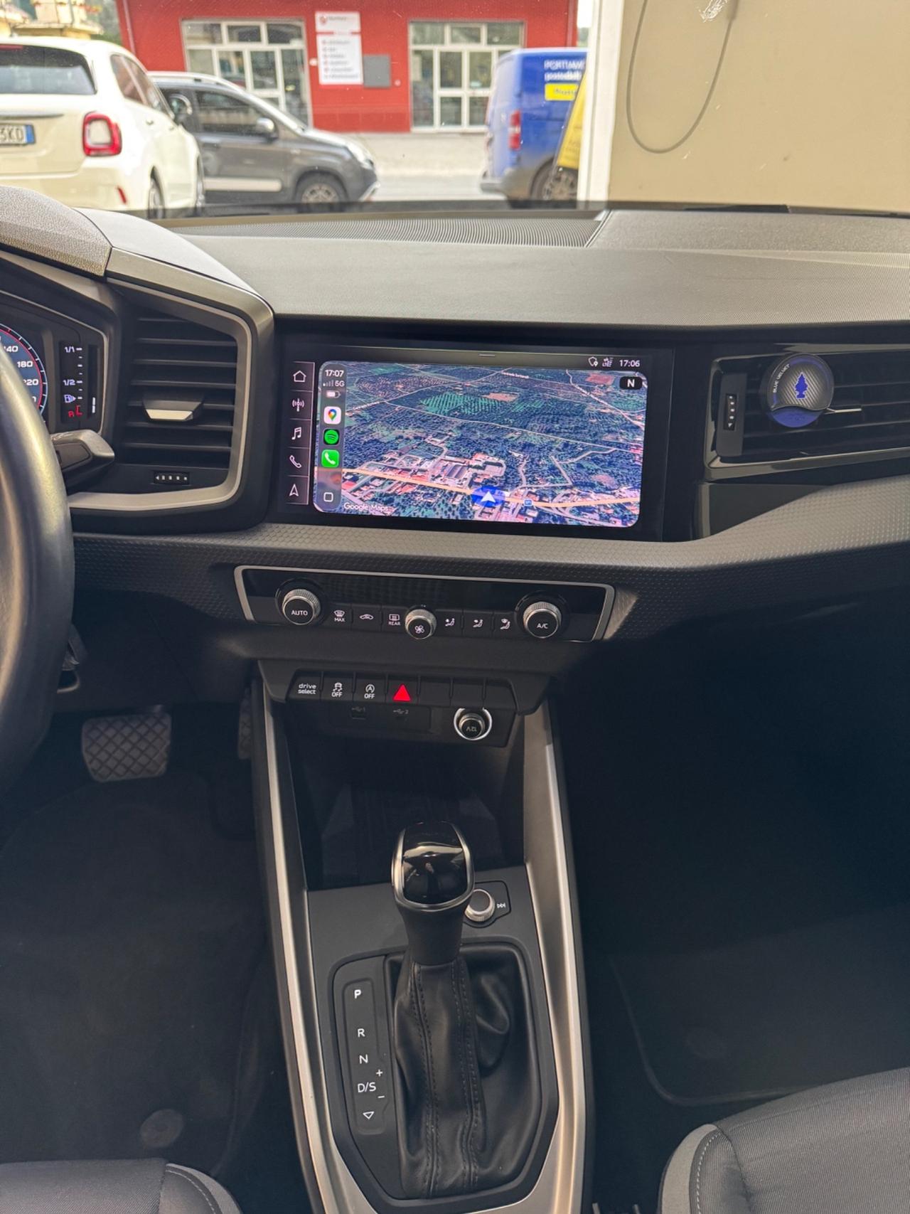 Audi A1 citycarver 30 TFSI S tronic Identity Contrast