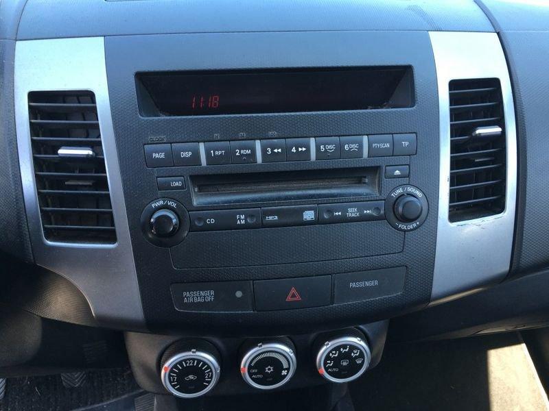 Mitsubishi Outlander 2.0 DI-D 4WD Intense DPF