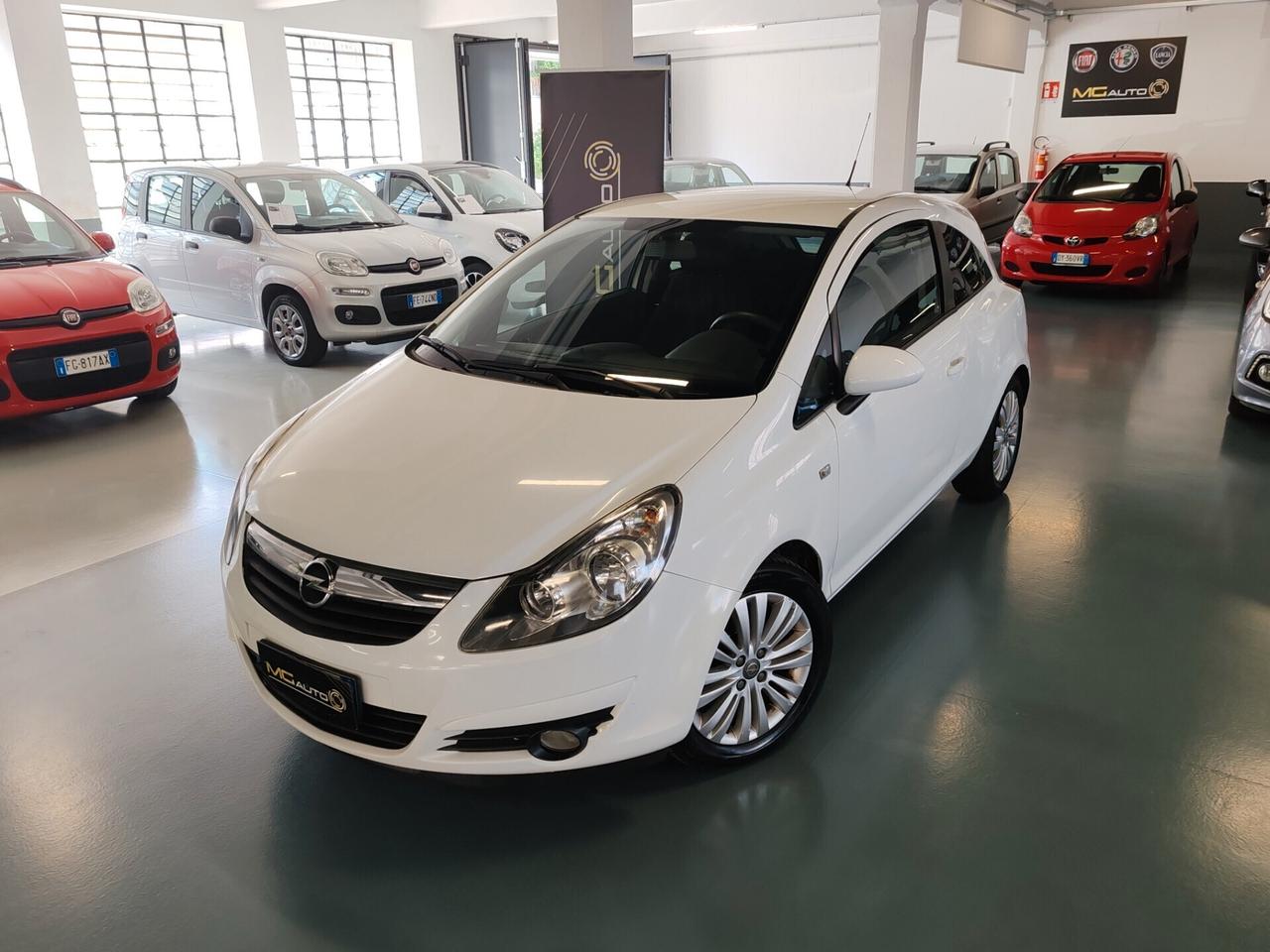 Opel Corsa 1.2 3 porte Club