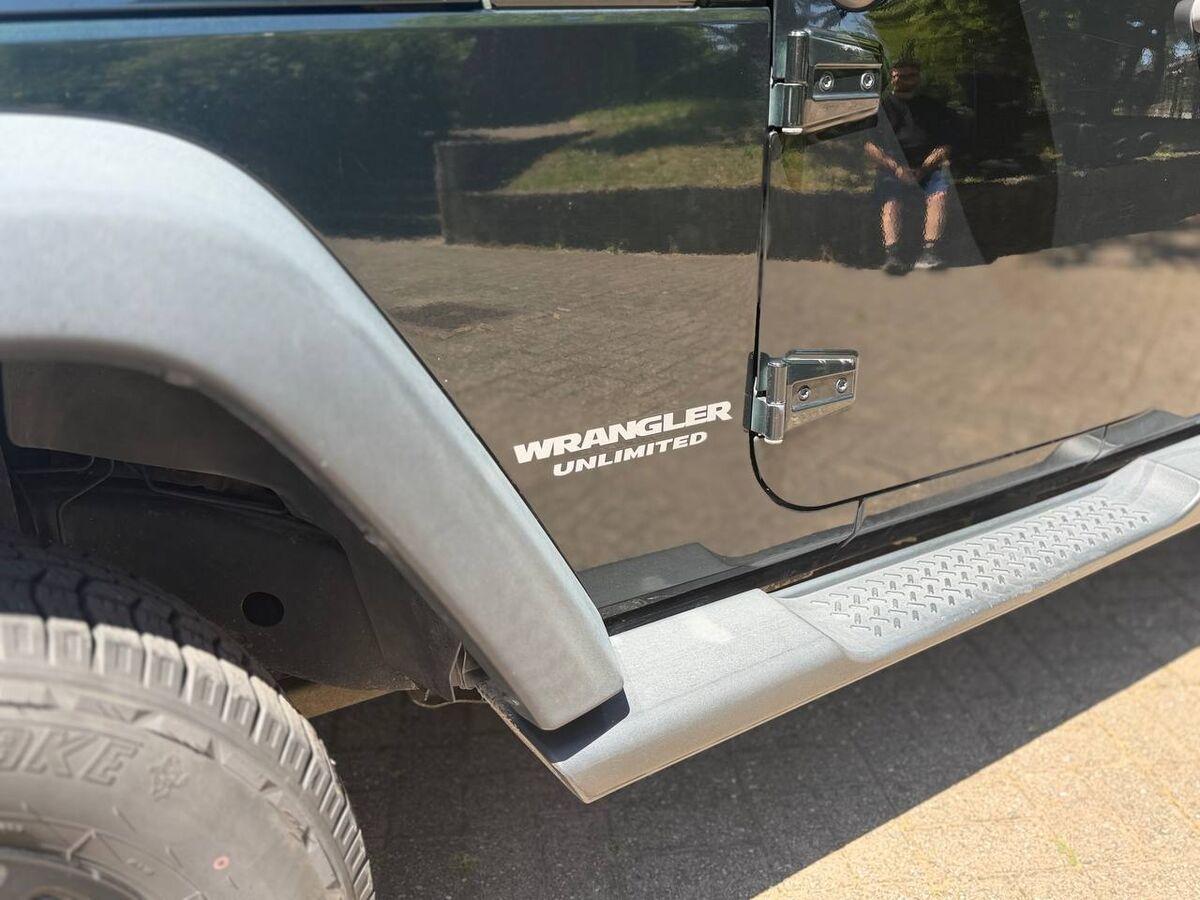 Jeep Wrangler Unlimited 2.8 crd Sahara auto