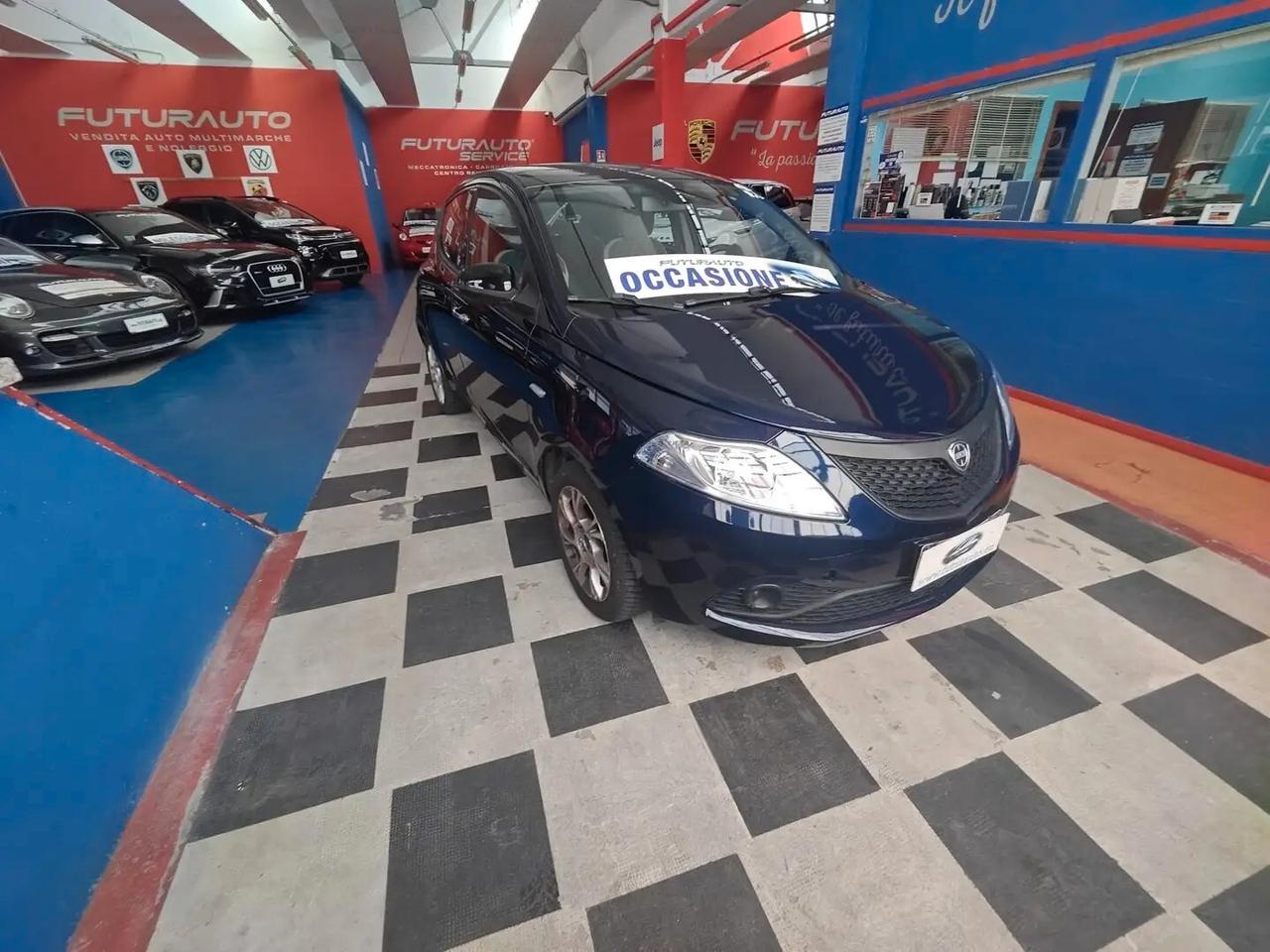 Lancia Ypsilon 5 porte NEOPATENTATO