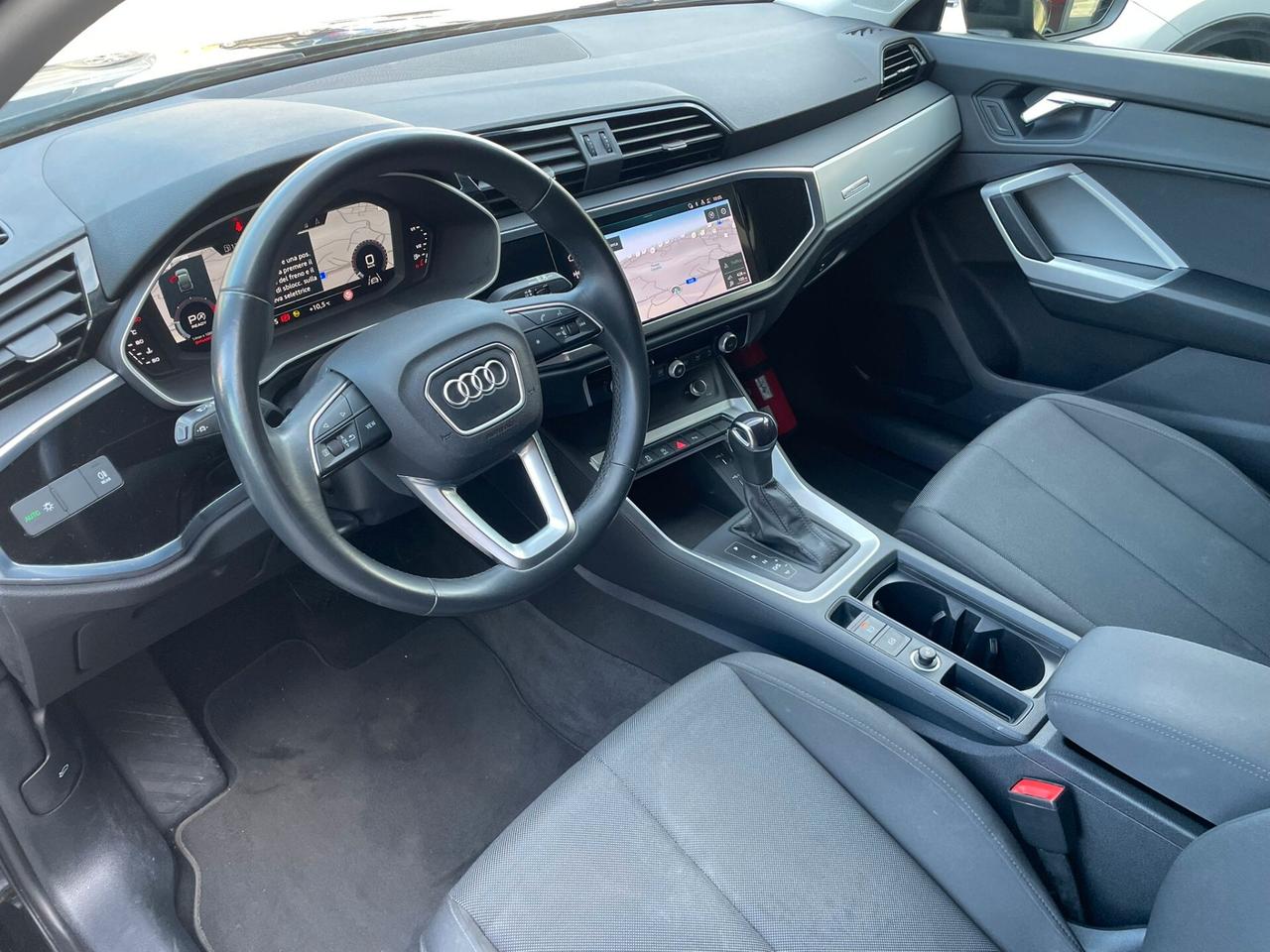 AUDI Q3 SPTB 35 2.0Tdi IDENTITY BLACK S-TRONIC