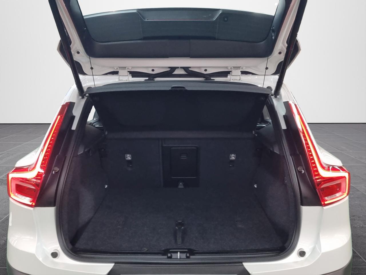 Volvo XC40 B3 automatico Plus Dark