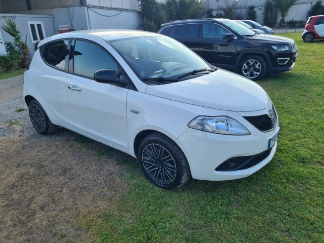 LANCIA Ypsilon 1.2 69 CV 5 porte Gold