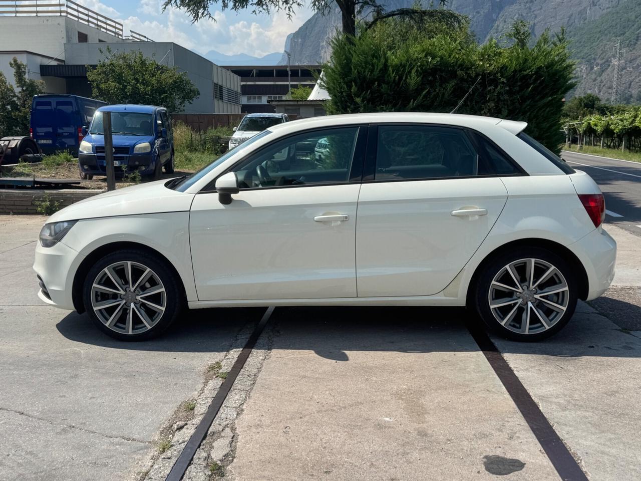 Audi A1 1.6 TDI 90CV MANUALE NEOPATENTATI